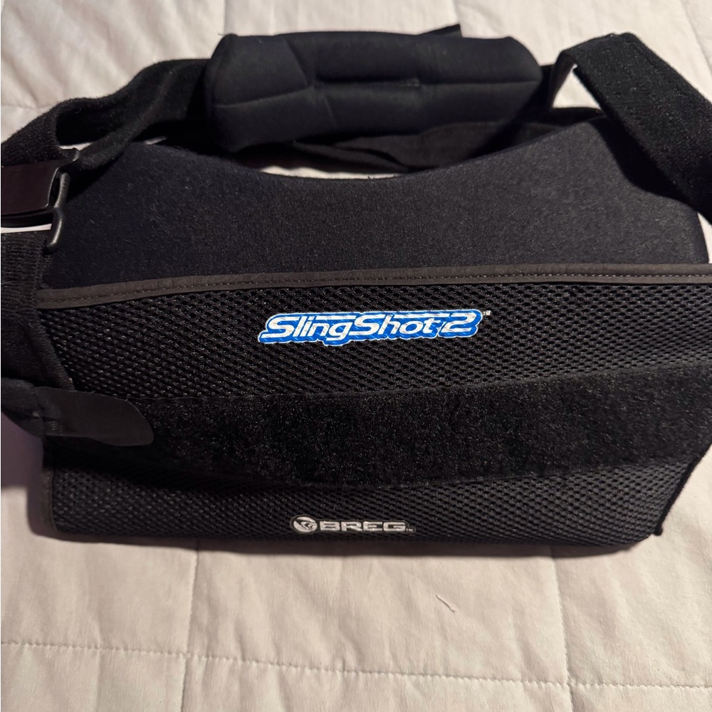 SlingShot 2 Black Arm/Shoulder Sling w/ Pillow